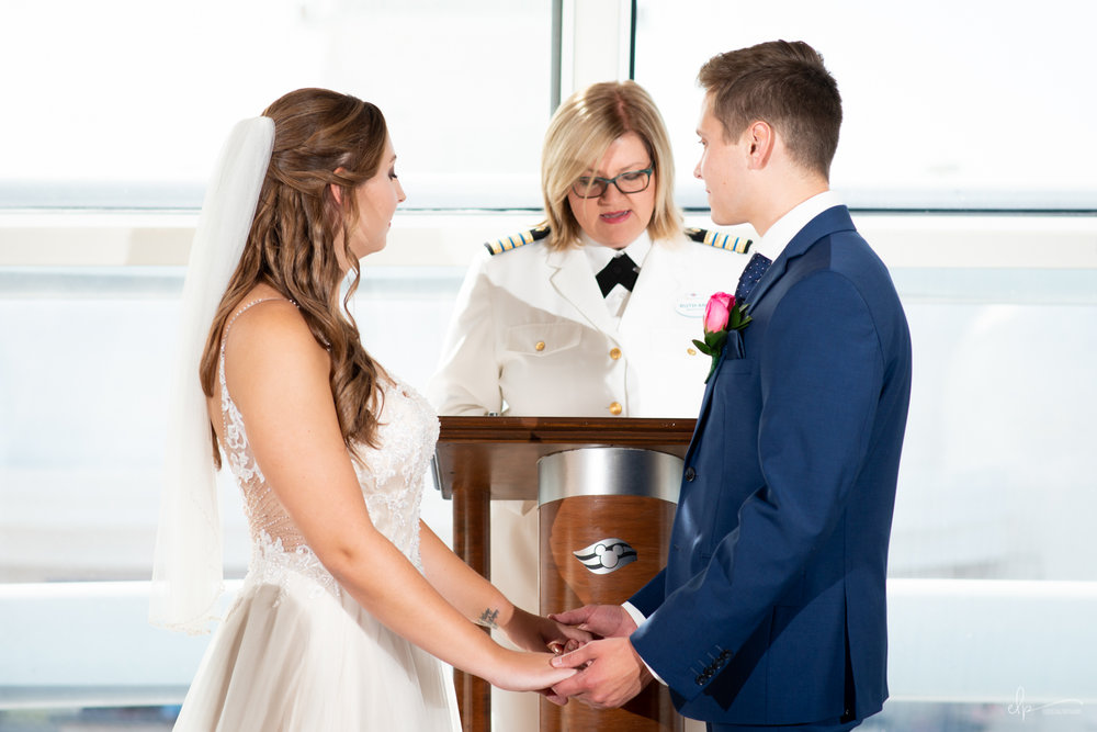 wedding ceremony photographer in outlook lounge on disney cruise