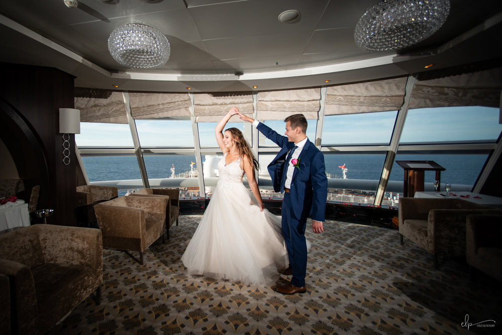 wedding photography in outlook lounge on disney cruise